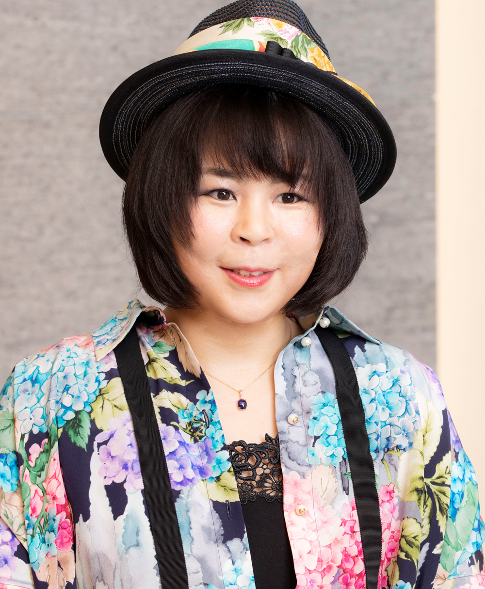 高殿 円さん