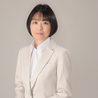 著者の窓　第47回 ◈ 桜井美奈『盗んで食べて吐いても』