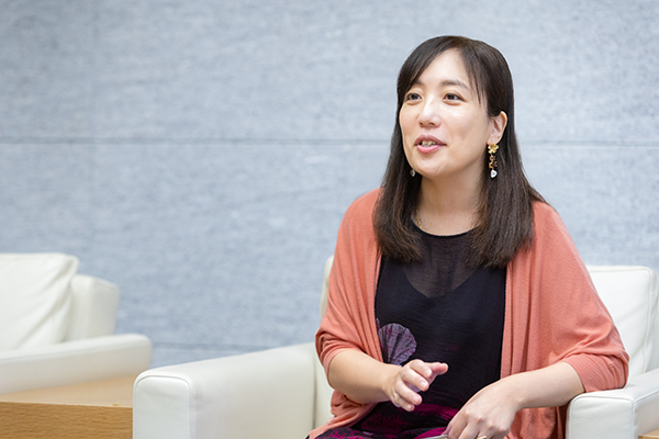 芦沢央さん