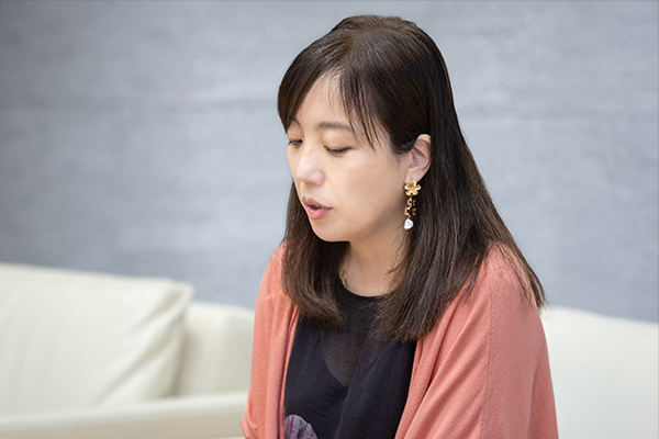 芦沢央さん