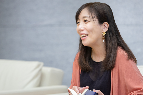 芦沢央さん